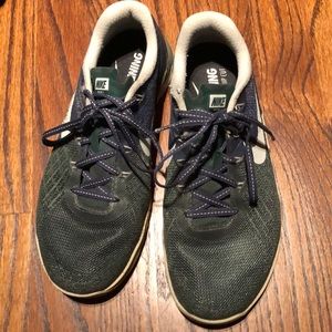 Nike Metcon women’s size 8.5. Green and blue.